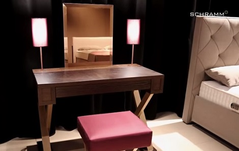 Schramm_kaptafel_lade_spiegel,_kruk_bladgoud_poot_hout_accent